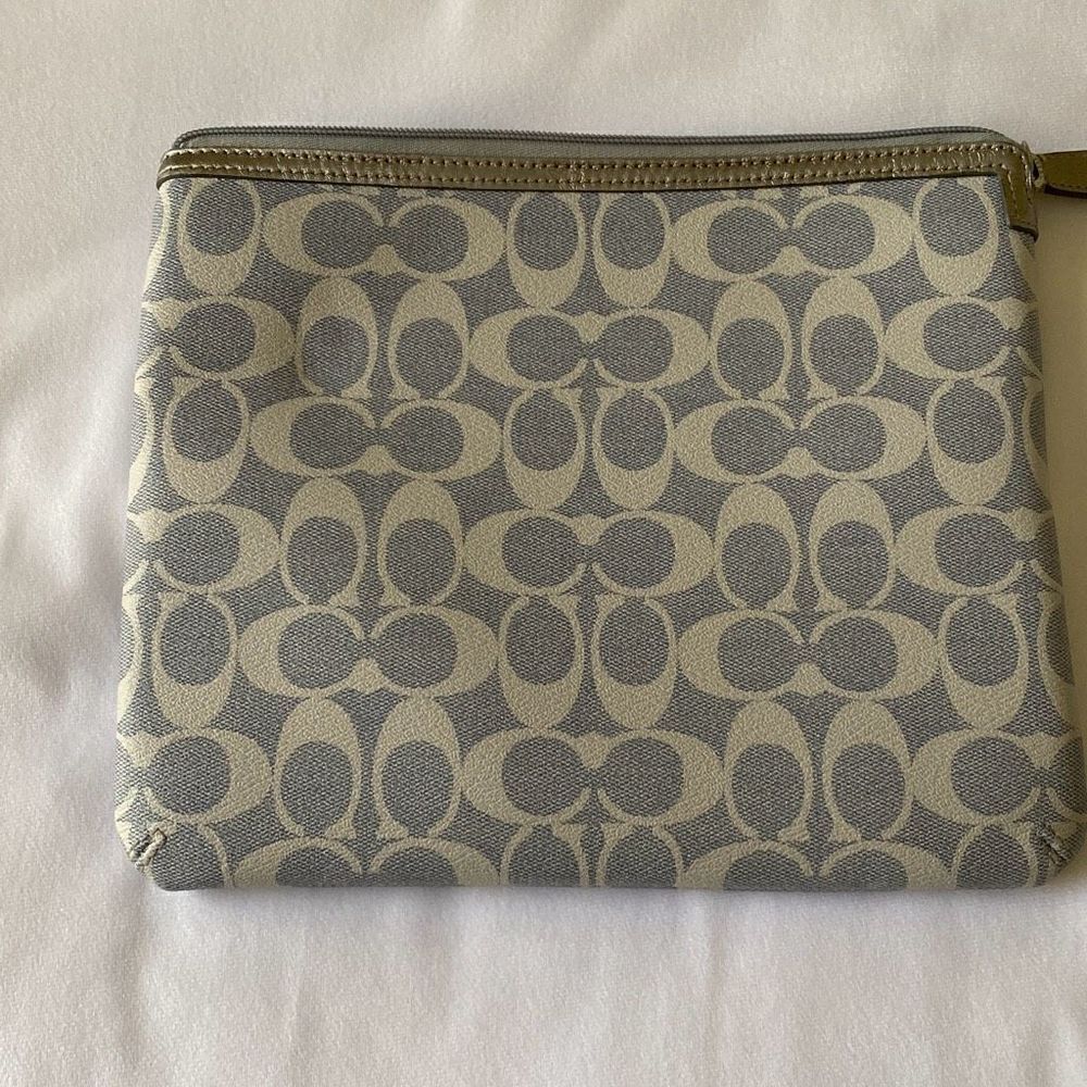 Coach Signature Tablet Case Sleeve Jacquard Zip Padded Blue & Cream PVC Fabric W